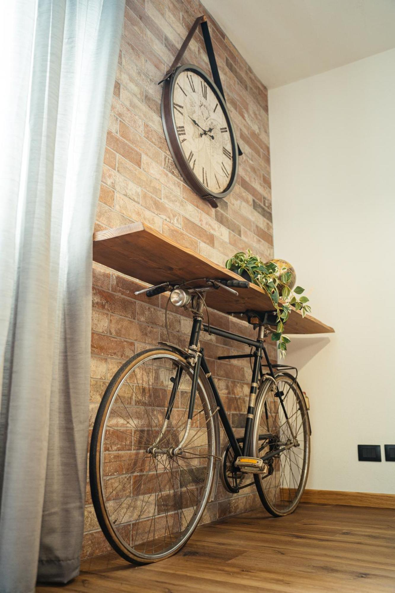 The Brick 194, 7 Posti Letto, Parcheggio E Posto Bici Apartment Udine Exterior photo